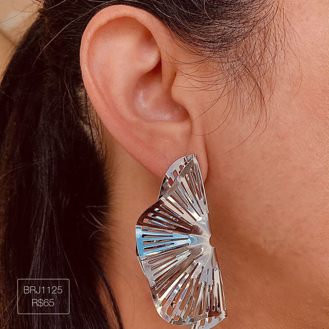 Brinco Leque Duplo Vazado Liso Prateado